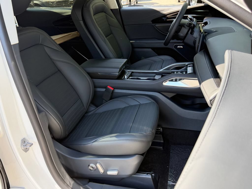 New 2026 Lincoln Nautilus Reserve w/ Jet Appearance Package AWD/4WD image 18