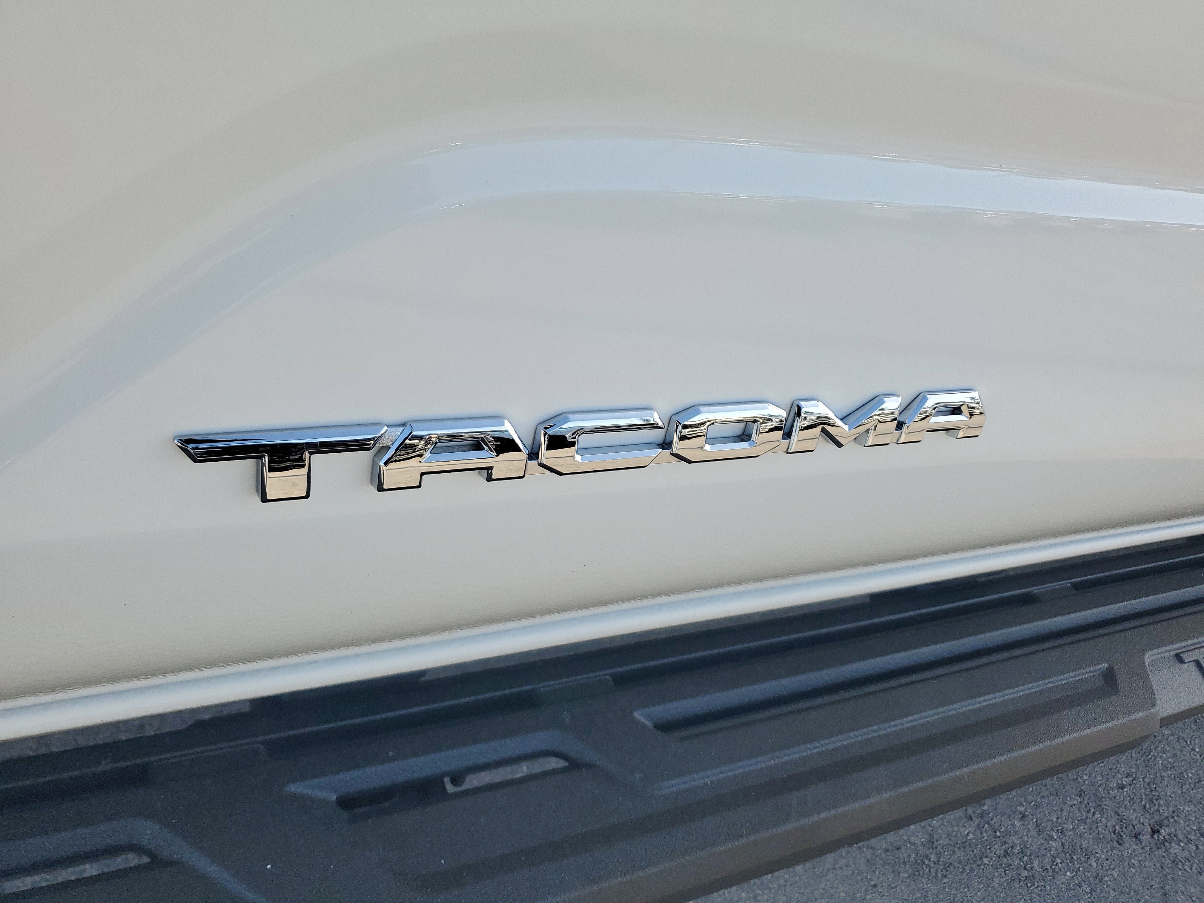 Used 2024 Toyota Tacoma SR5 image 29