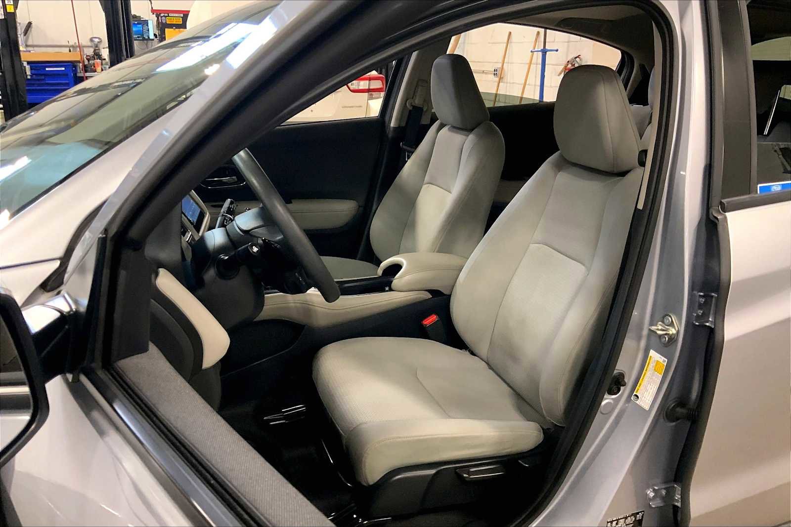 Used 2019 Honda HR-V EX image 9