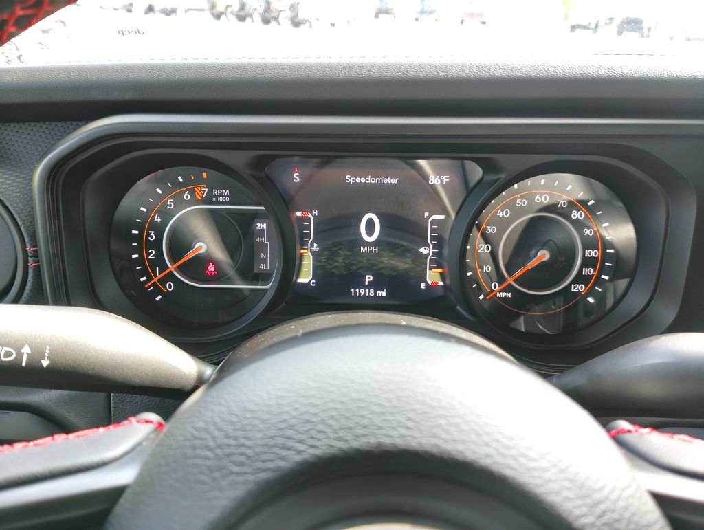 Used 2024 Jeep Gladiator Rubicon w/ Technology Group AWD/4WD image 29