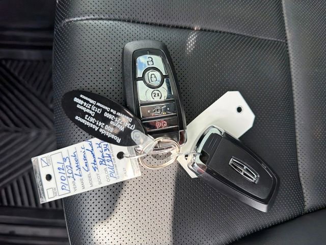 Used 2023 Lincoln Corsair Standard w/ Equipment Group 101A image 34