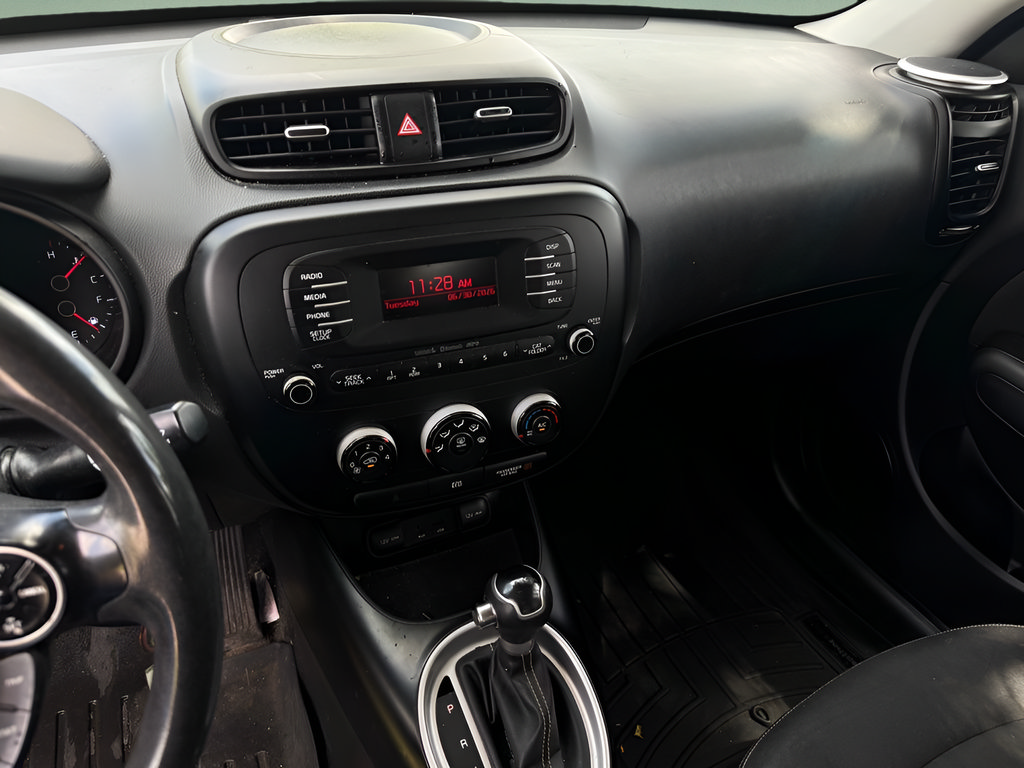 Used 2015 Kia Soul + FWD image 23