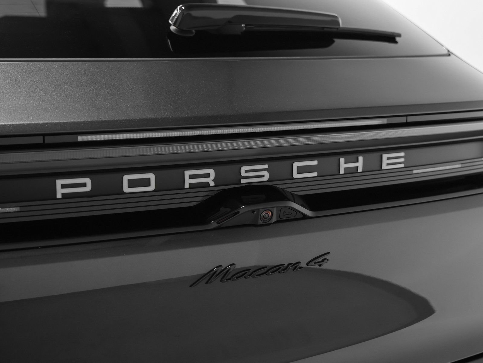 New 2026 Porsche Macan 4 Electric image 21