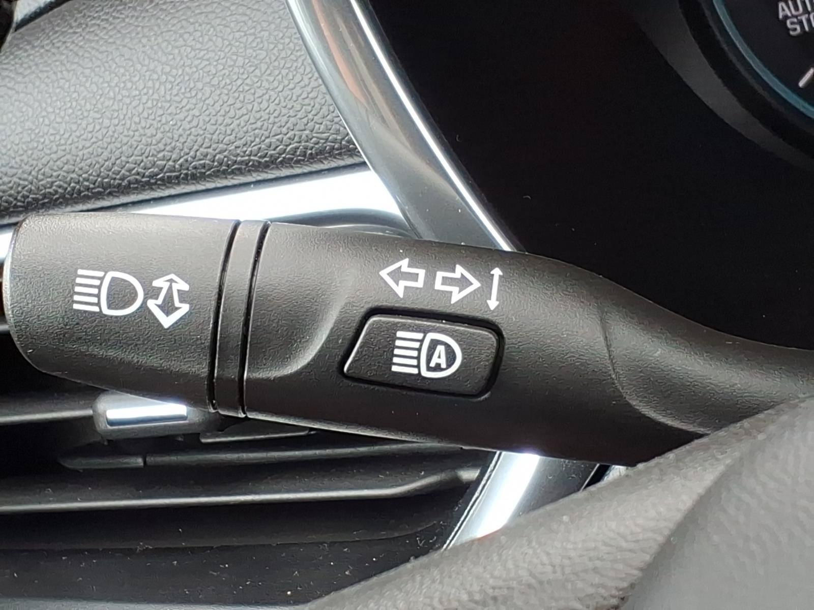 Used 2020 Chevrolet Equinox LT w/ Driver Convenience Package AWD/4WD image 28
