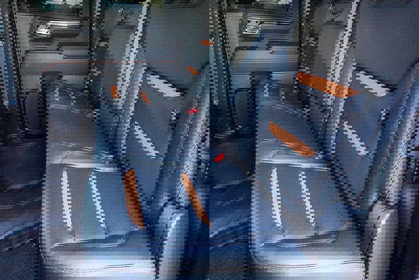 Used 2025 GMC Sierra 2500 AT4 w/ AT4 Premium Plus Package image 19