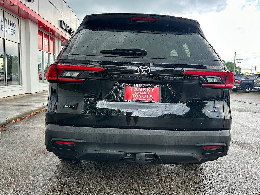 Certified 2024 Toyota Grand Highlander AWD image 4
