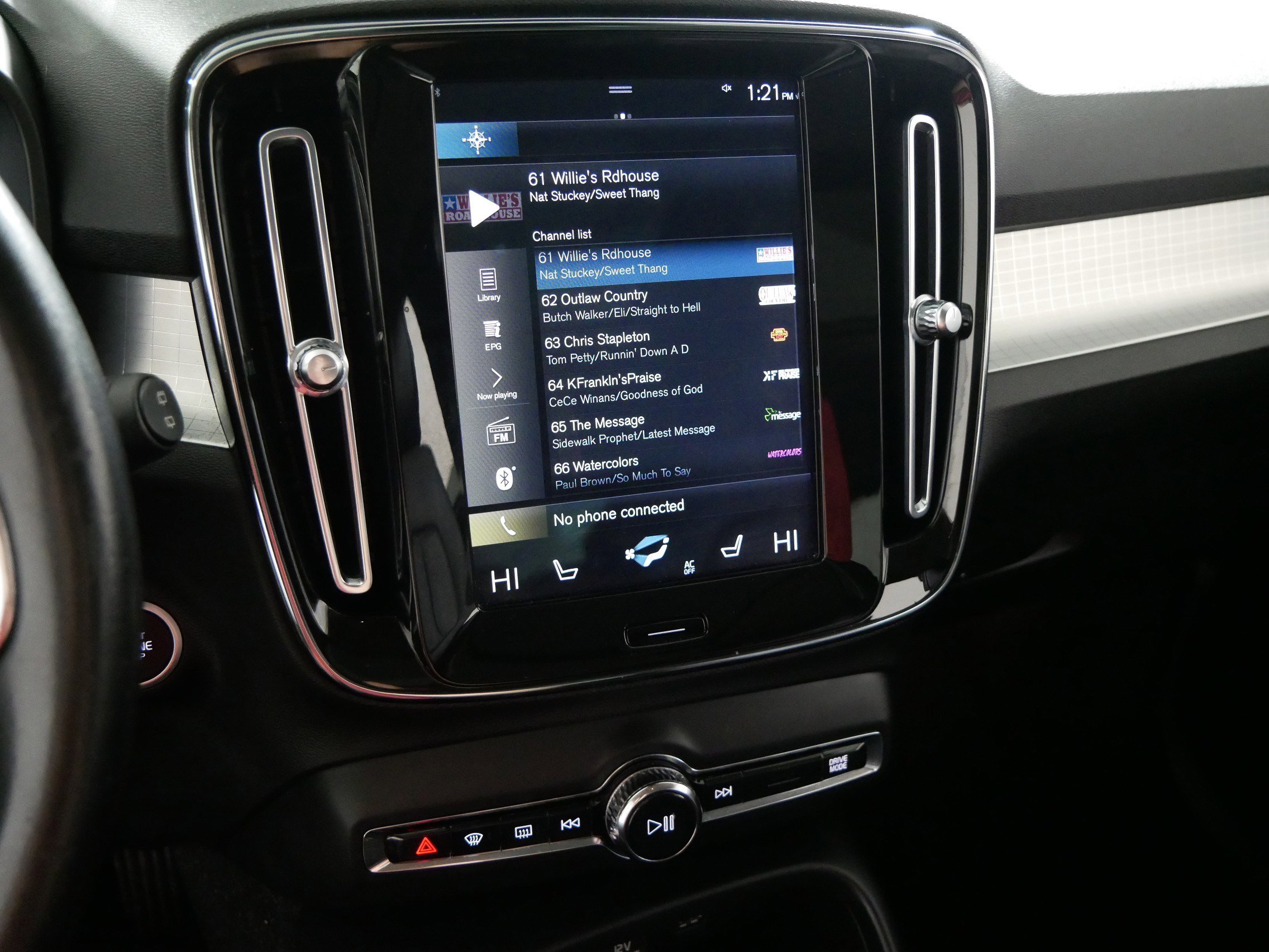 Used 2021 Volvo XC40 T5 Momentum image 22