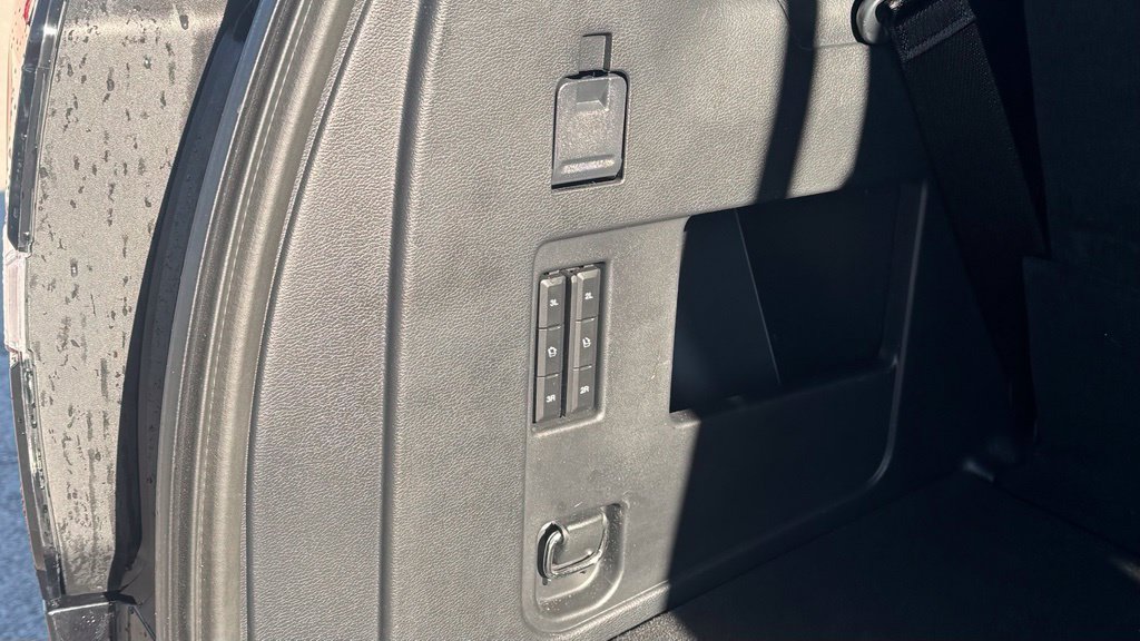 Used 2022 Ford Expedition Limited AWD/4WD image 6