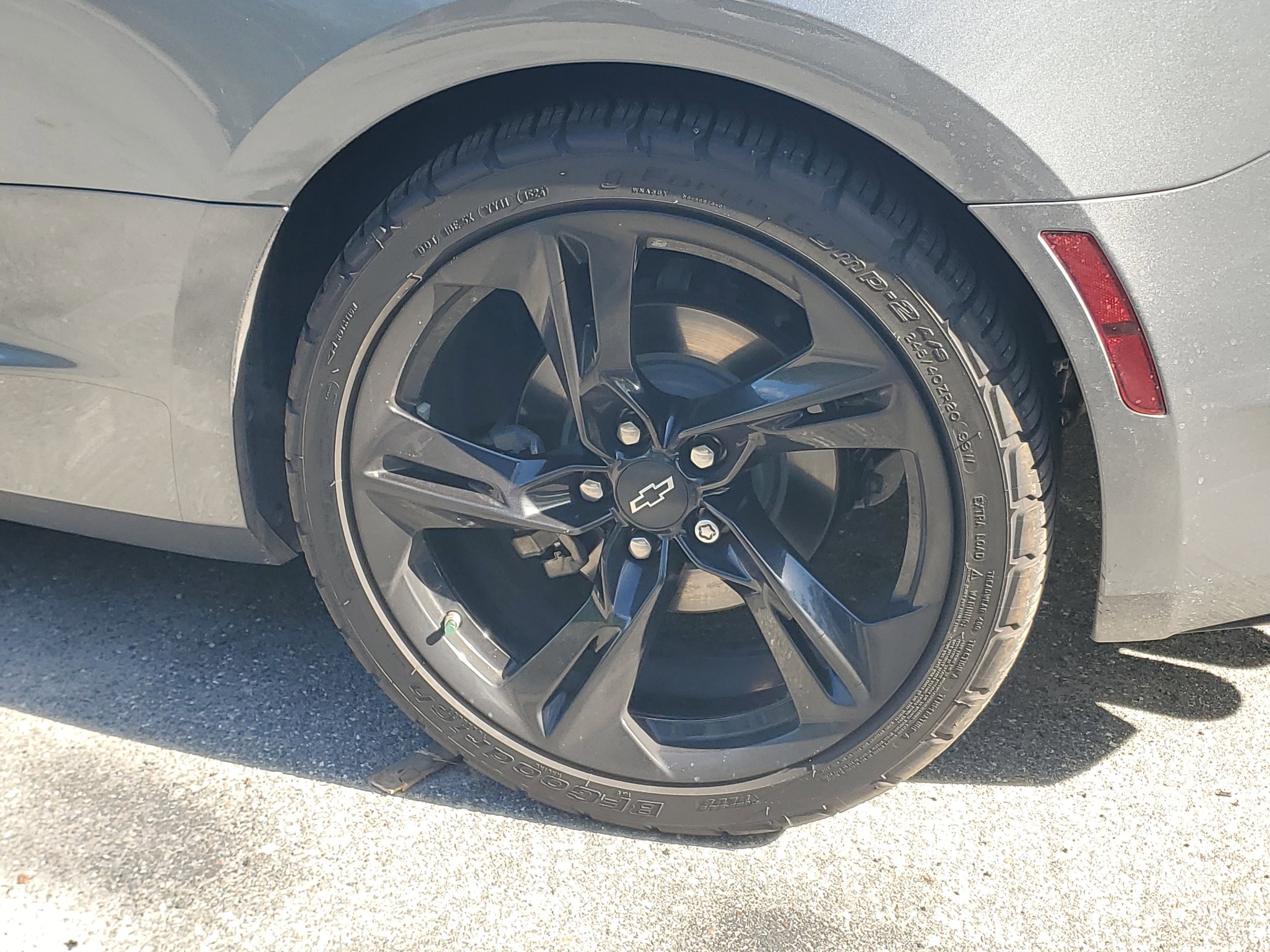 Used 2020 Chevrolet Camaro LT RWD image 8
