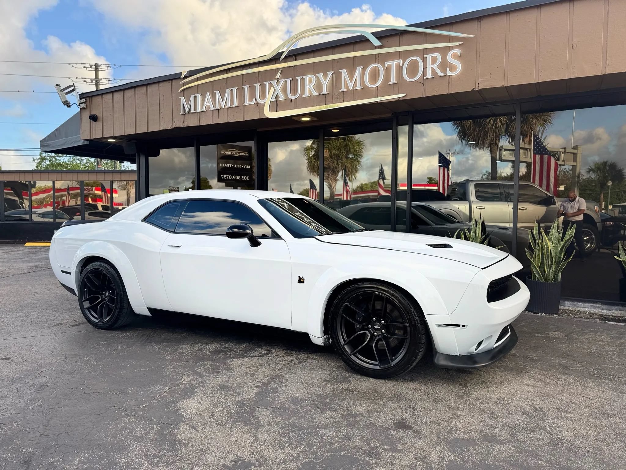 Used 2020 Dodge Challenger R/T Scat Pack RWD image 1