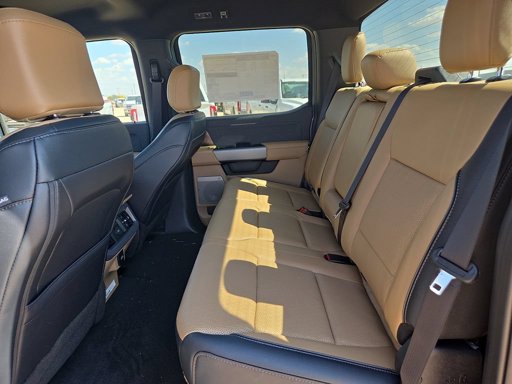 New 2026 Ford F250 Lariat w/ Black Appearance Package AWD/4WD image 17