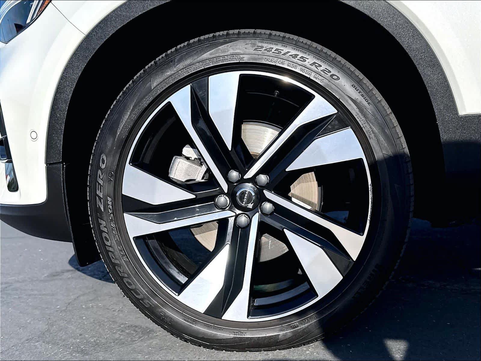 Used 2023 Volvo XC40 B5 Ultimate w/ Protection Package Premier AWD/4WD image 12