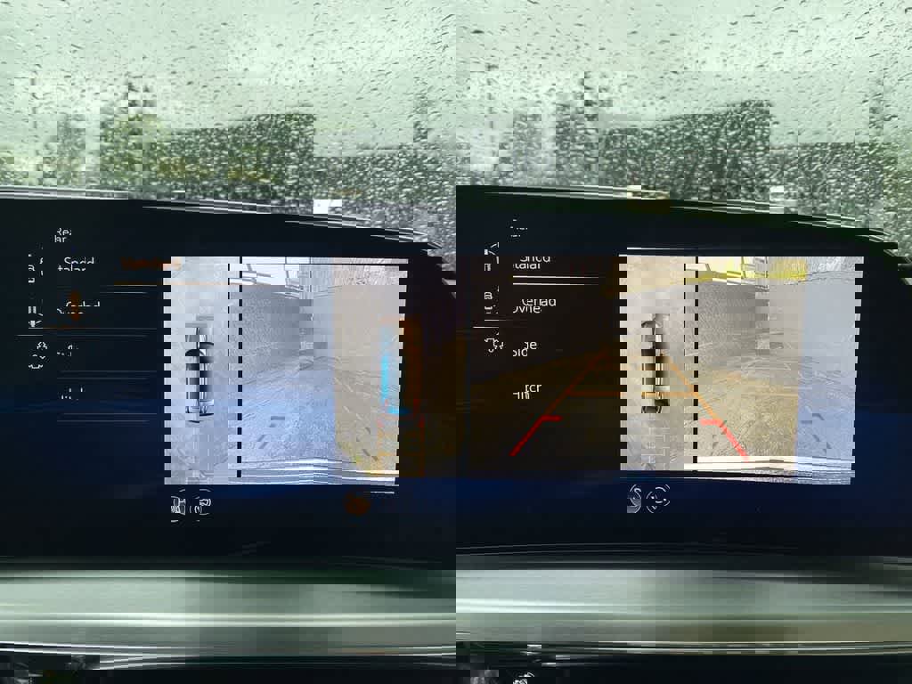 Certified 2025 Cadillac Lyriq Luxury w/ Nappa Leather Package image 25