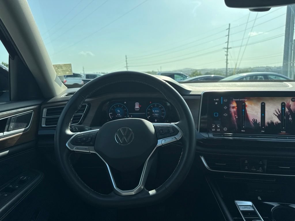 Used 2024 Volkswagen Atlas SE AWD/4WD image 18