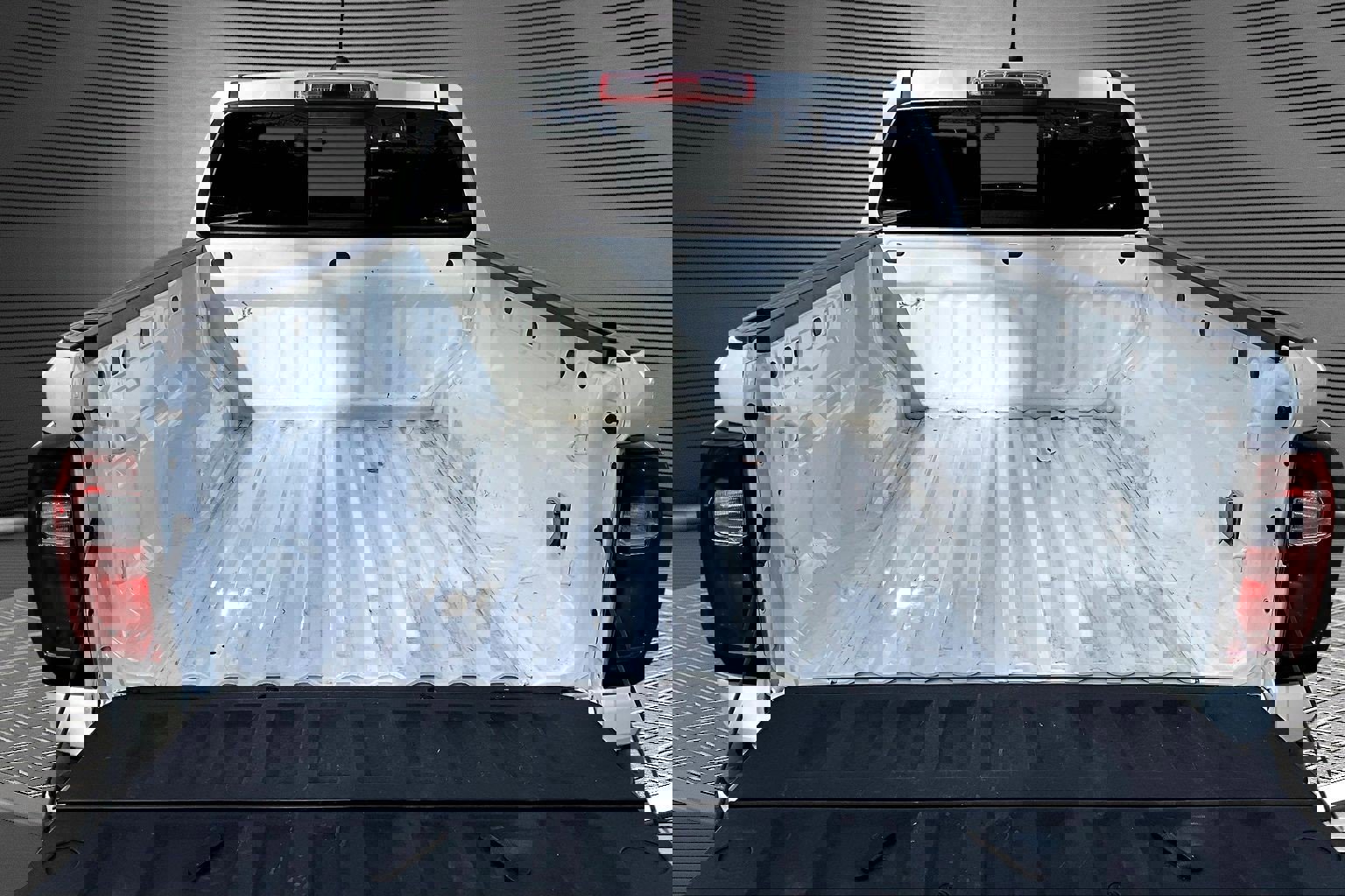 Used 2024 GMC Canyon AT4 w/ Technology Package image 7