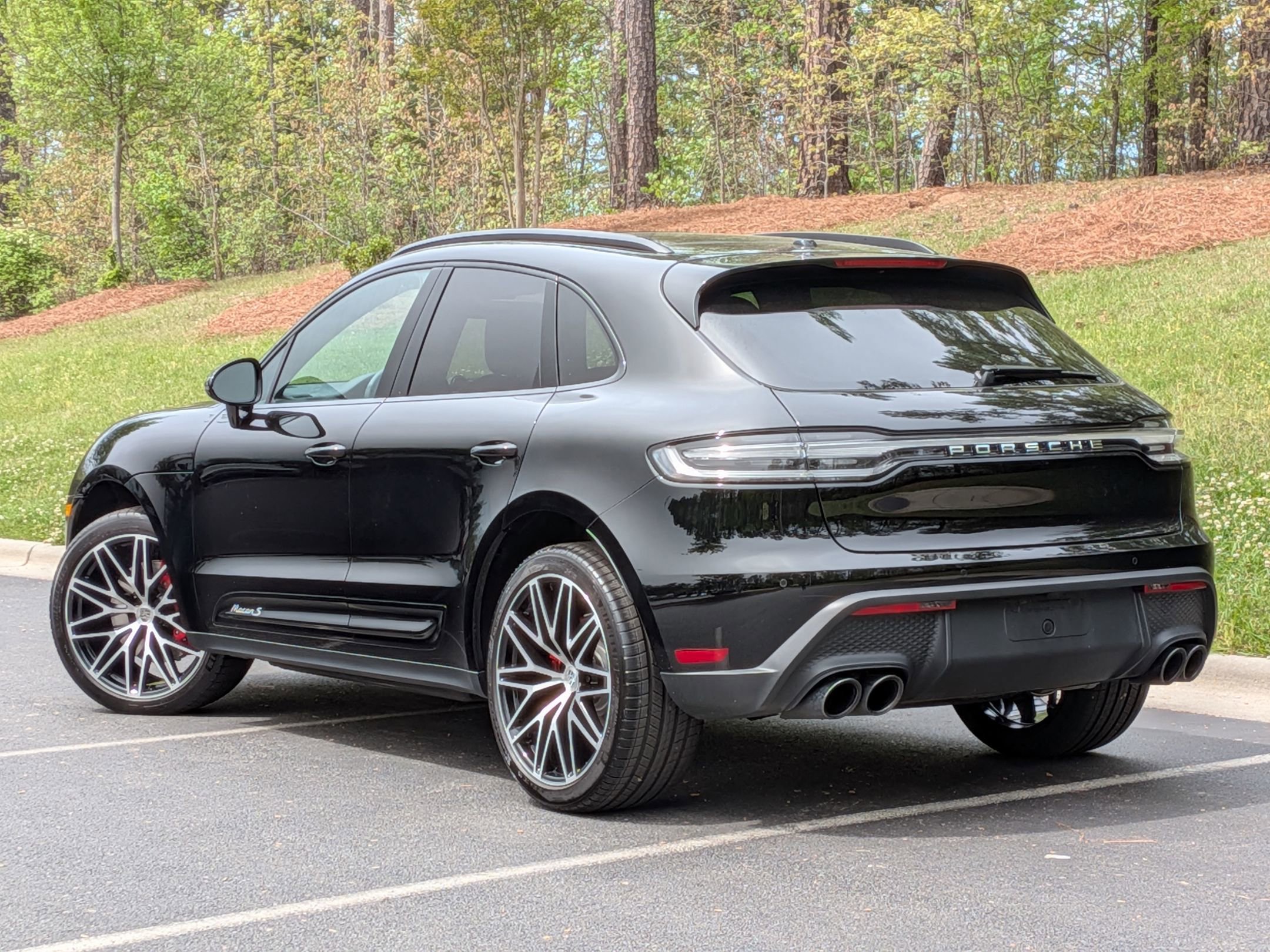 Certified 2026 Porsche Macan S AWD/4WD image 3