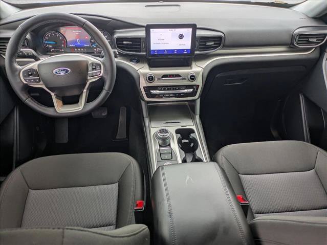 Used 2022 Ford Explorer XLT AWD/4WD image 16