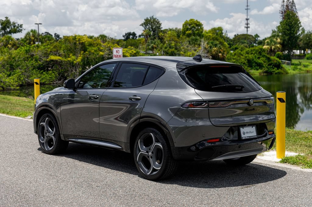 New 2026 Alfa Romeo Tonale w/ Active Assist Package AWD/4WD image 5