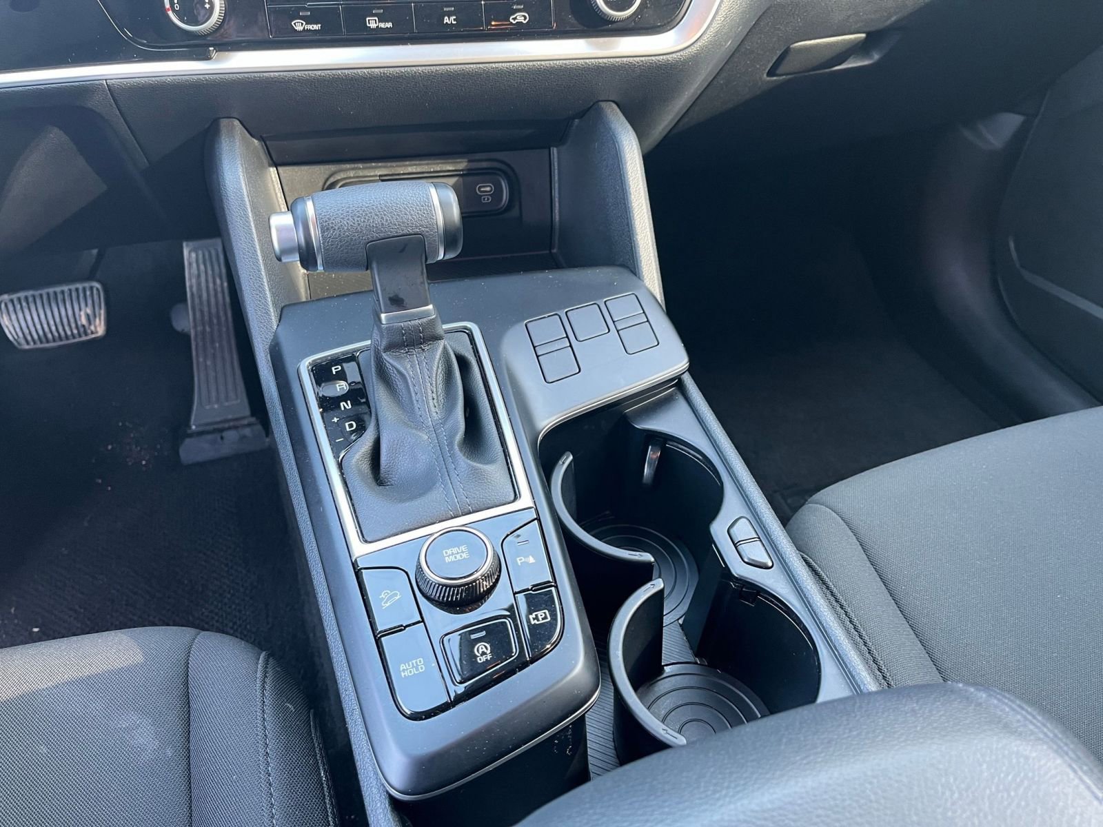 Used 2025 Kia Sportage LX image 40