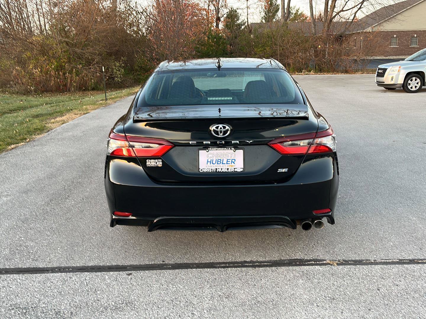 Used 2023 Toyota Camry SE image 4