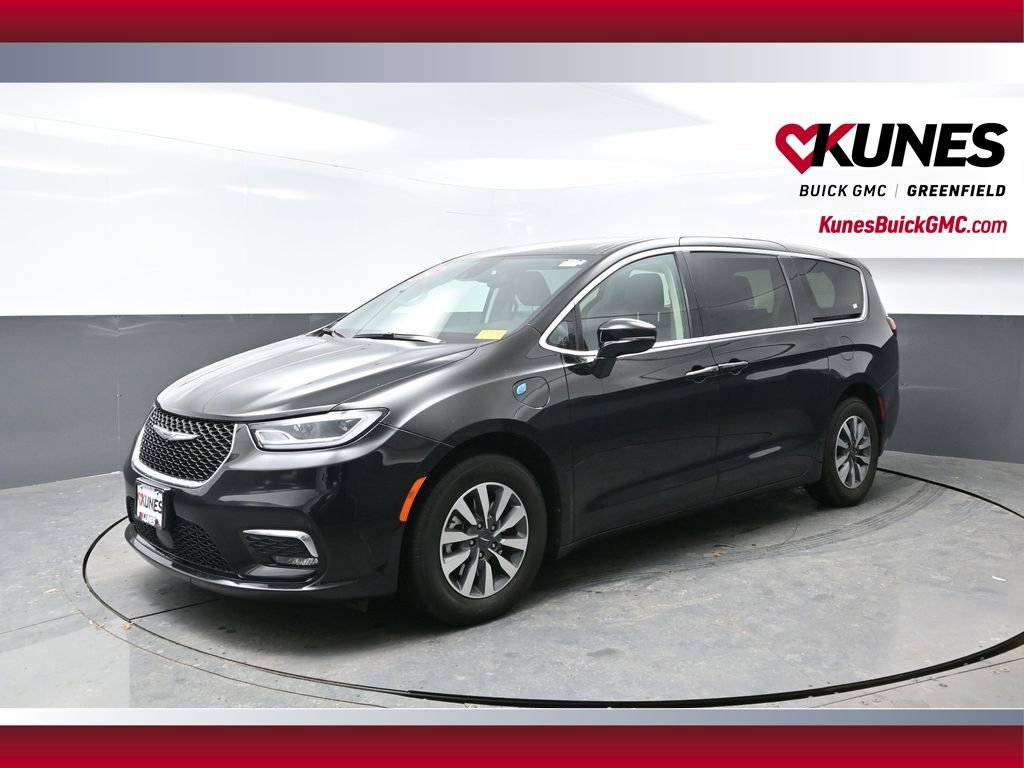 Used 2024 Chrysler Pacifica Select FWD image 8
