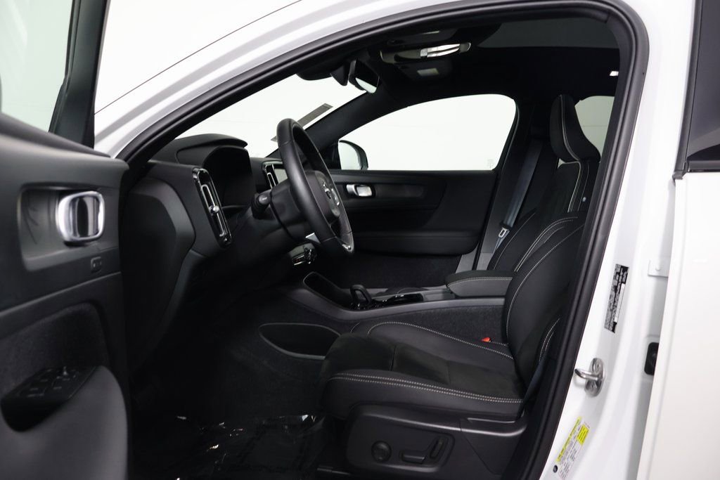 Used 2023 Volvo C40 P8 Recharge Plus image 10