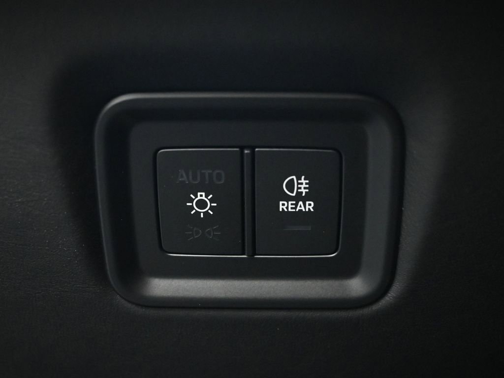 New 2026 Porsche Cayenne image 25