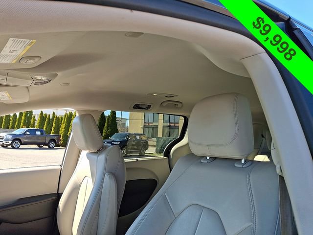 Used 2017 Chrysler Pacifica Touring-L w/ Tire & Wheel Group image 14