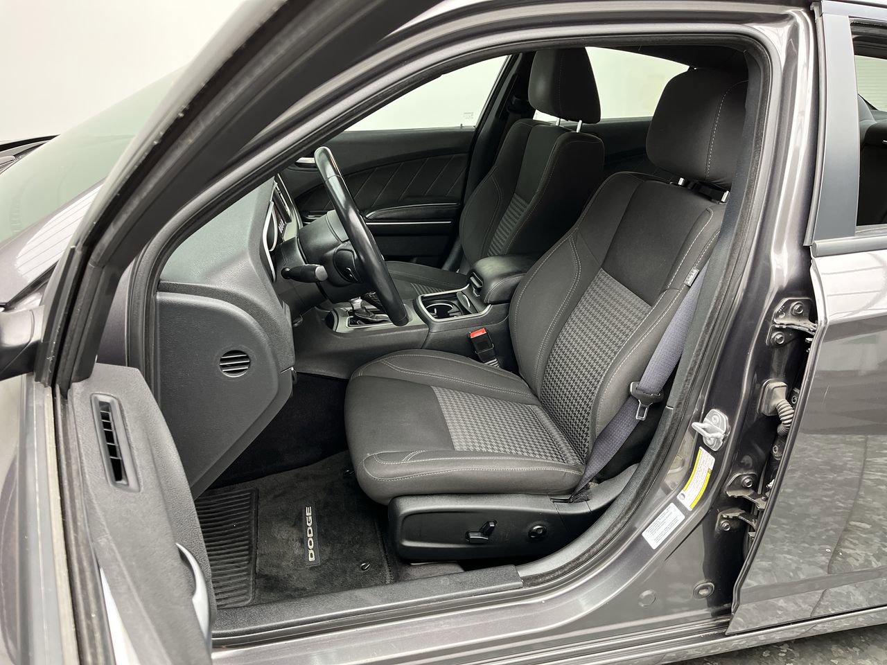 Used 2017 Dodge Charger SXT AWD/4WD image 8