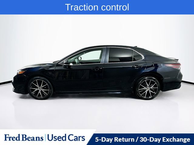 Used 2024 Toyota Camry SE image 4