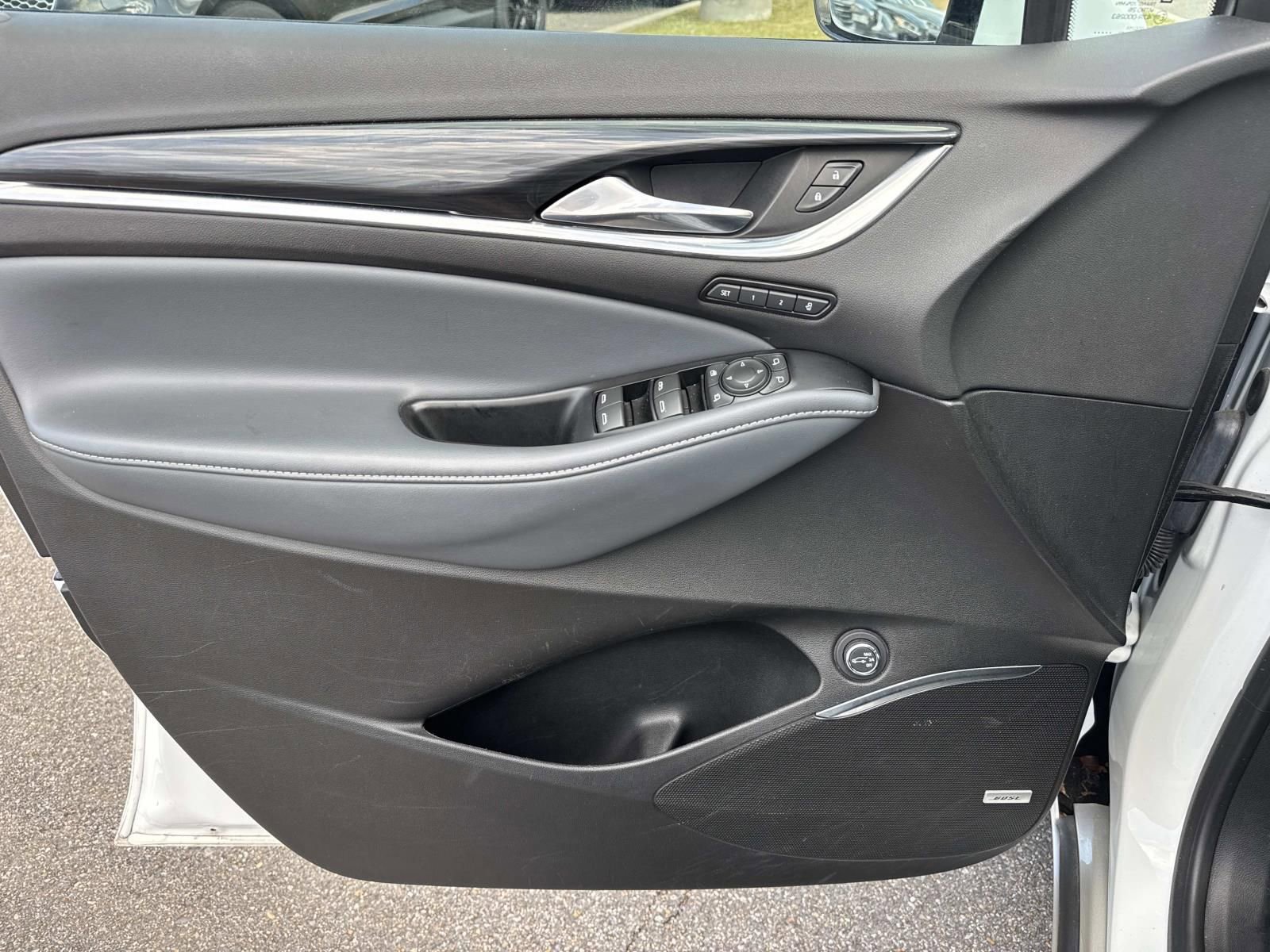 Used 2024 Buick Enclave Premium image 20