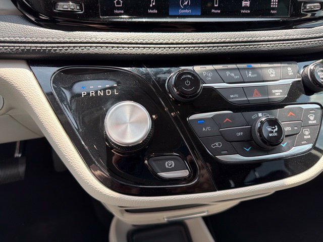 Used 2023 Chrysler Pacifica Touring-L AWD/4WD image 20
