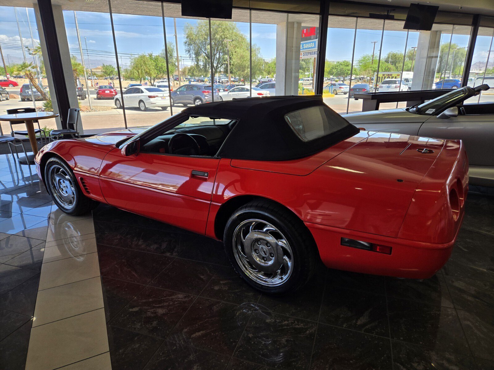 Used 1996 Chevrolet Corvette Convertible RWD image 3