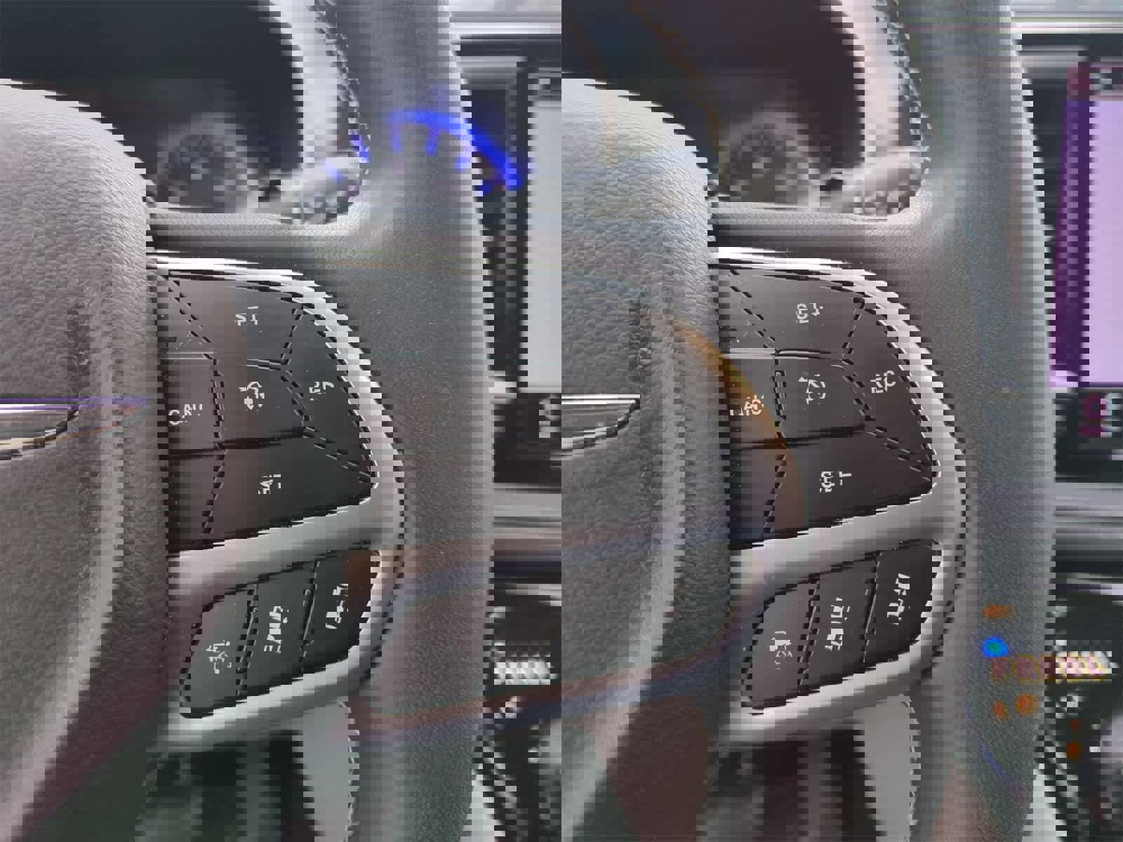 Used 2023 Chrysler Pacifica Touring-L image 24