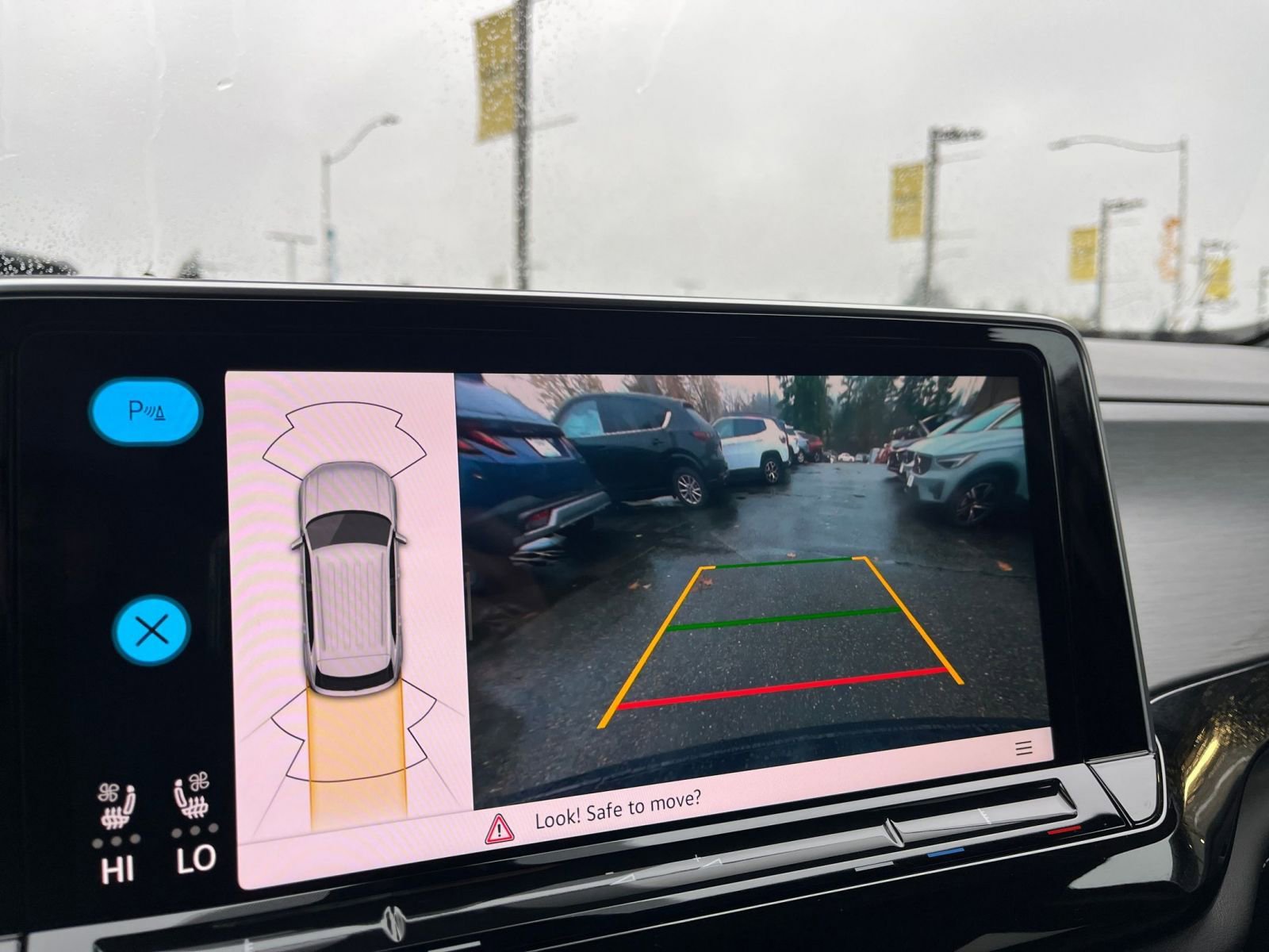 Used 2025 Volkswagen Atlas Cross Sport SE image 18