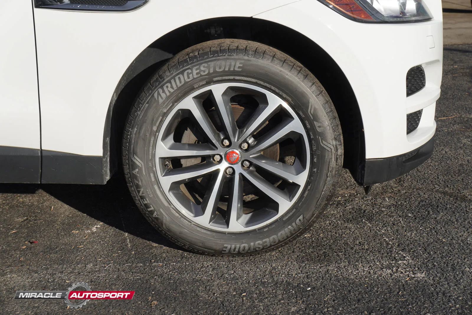 Used 2019 Jaguar F-PACE Premium image 10