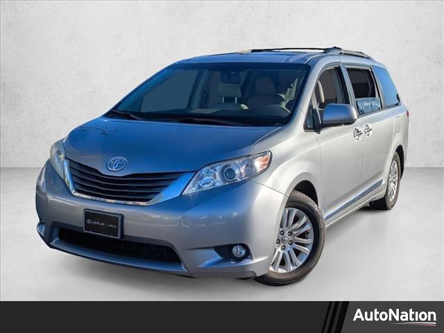 Used 2011 Toyota Sienna XLE image 1