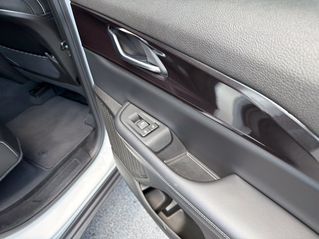 Used 2023 Jeep Grand Cherokee Altitude AWD/4WD image 19