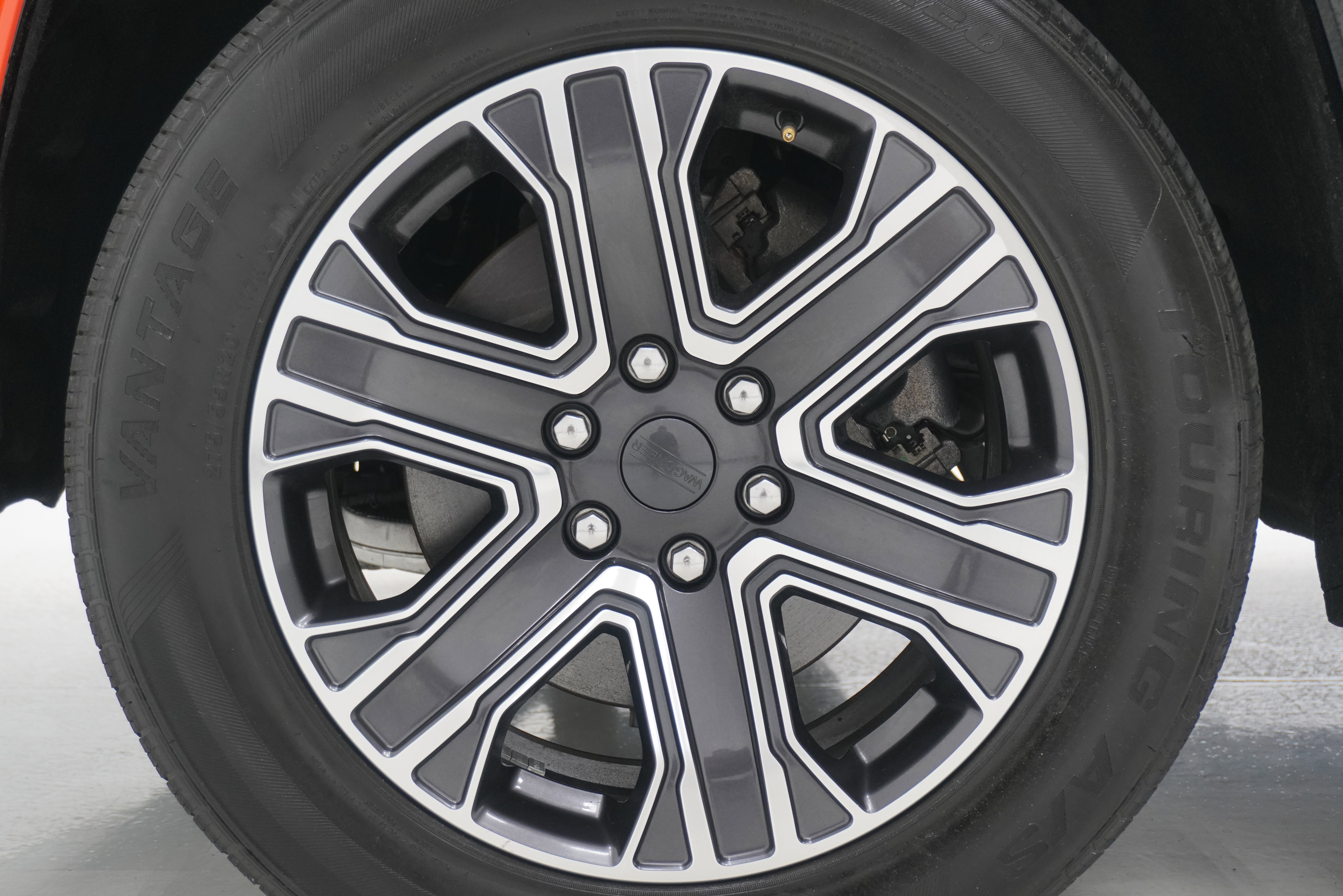 Used 2022 Jeep Wagoneer Series III AWD/4WD image 36