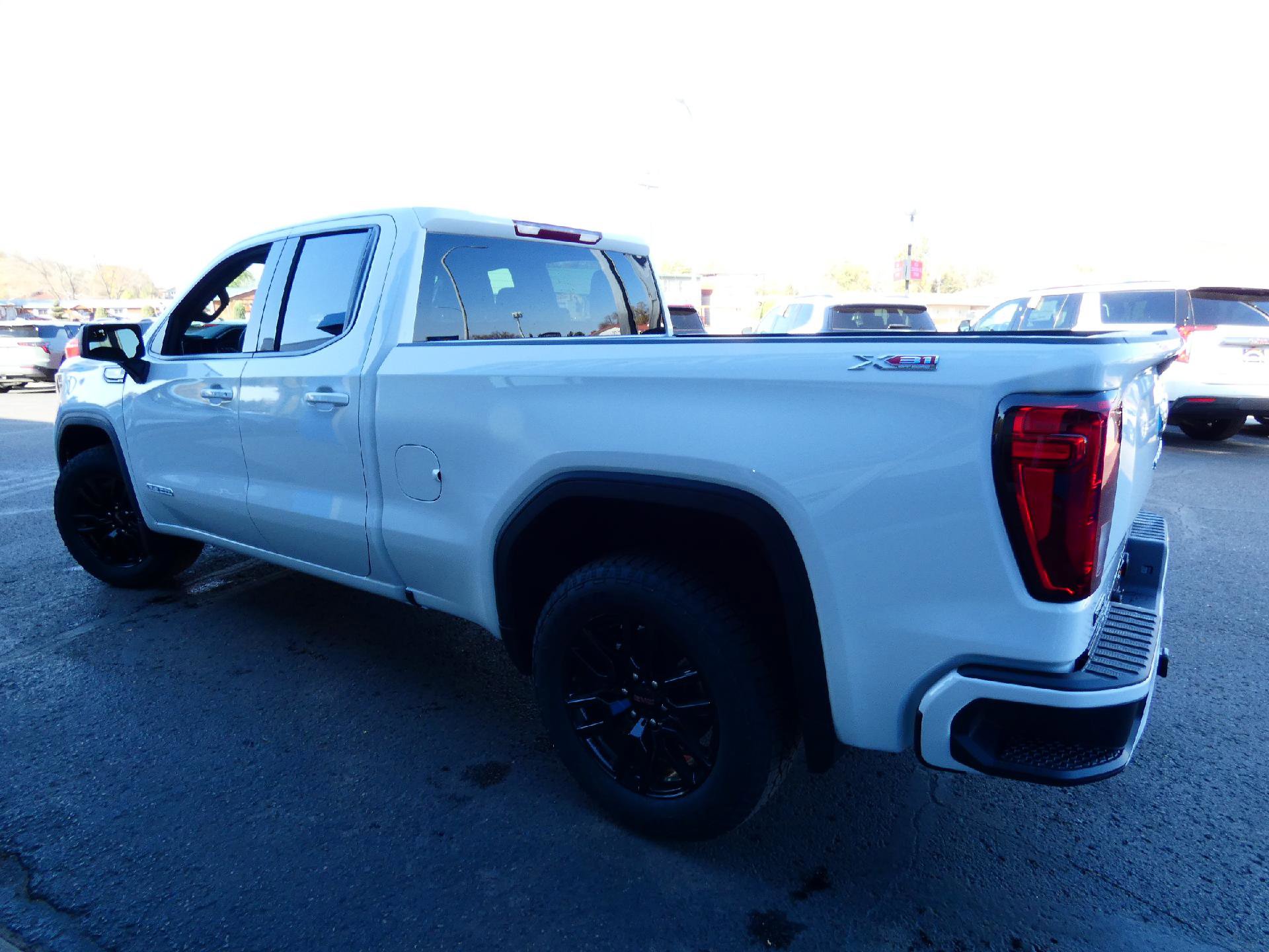 New 2025 GMC Sierra 1500 Elevation image 11