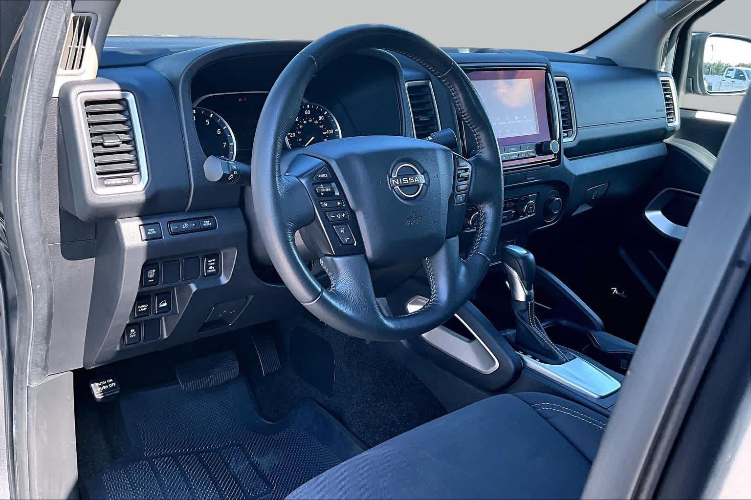 Used 2023 Nissan Frontier SV w/ SV Convenience Package AWD/4WD image 18
