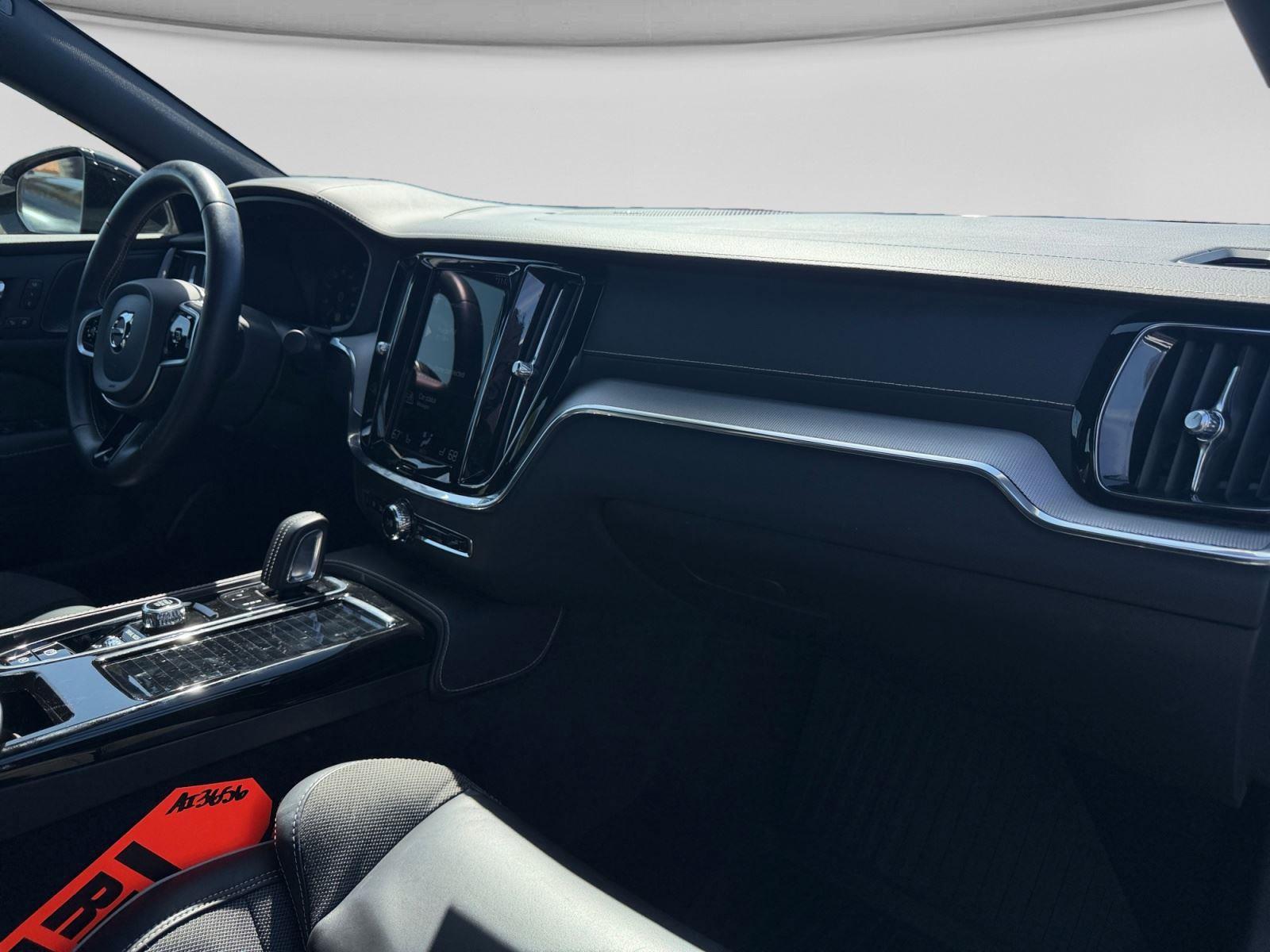 Used 2021 Volvo S60 T8 R-Design w/ Climate Package image 11