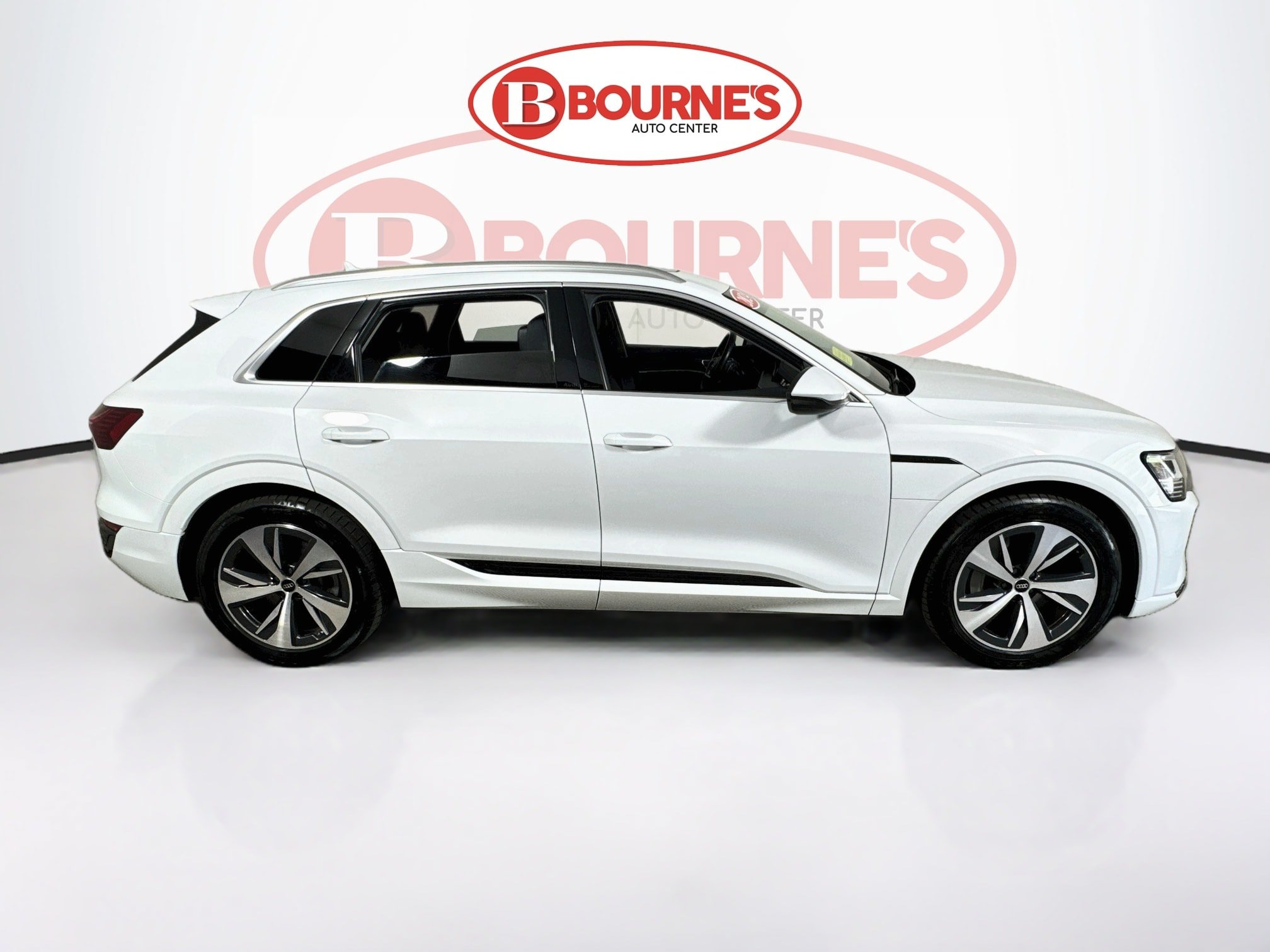 Used 2024 Audi Q8 e-tron Premium AWD/4WD image 12