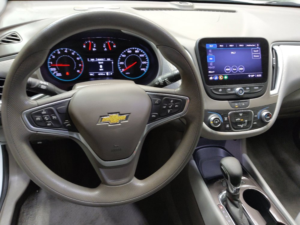 Used 2023 Chevrolet Malibu LS FWD image 22