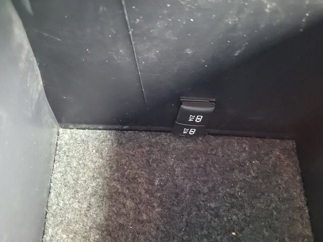 Used 2019 Toyota Tacoma TRD Off-Road w/ Technology Package AWD/4WD image 19