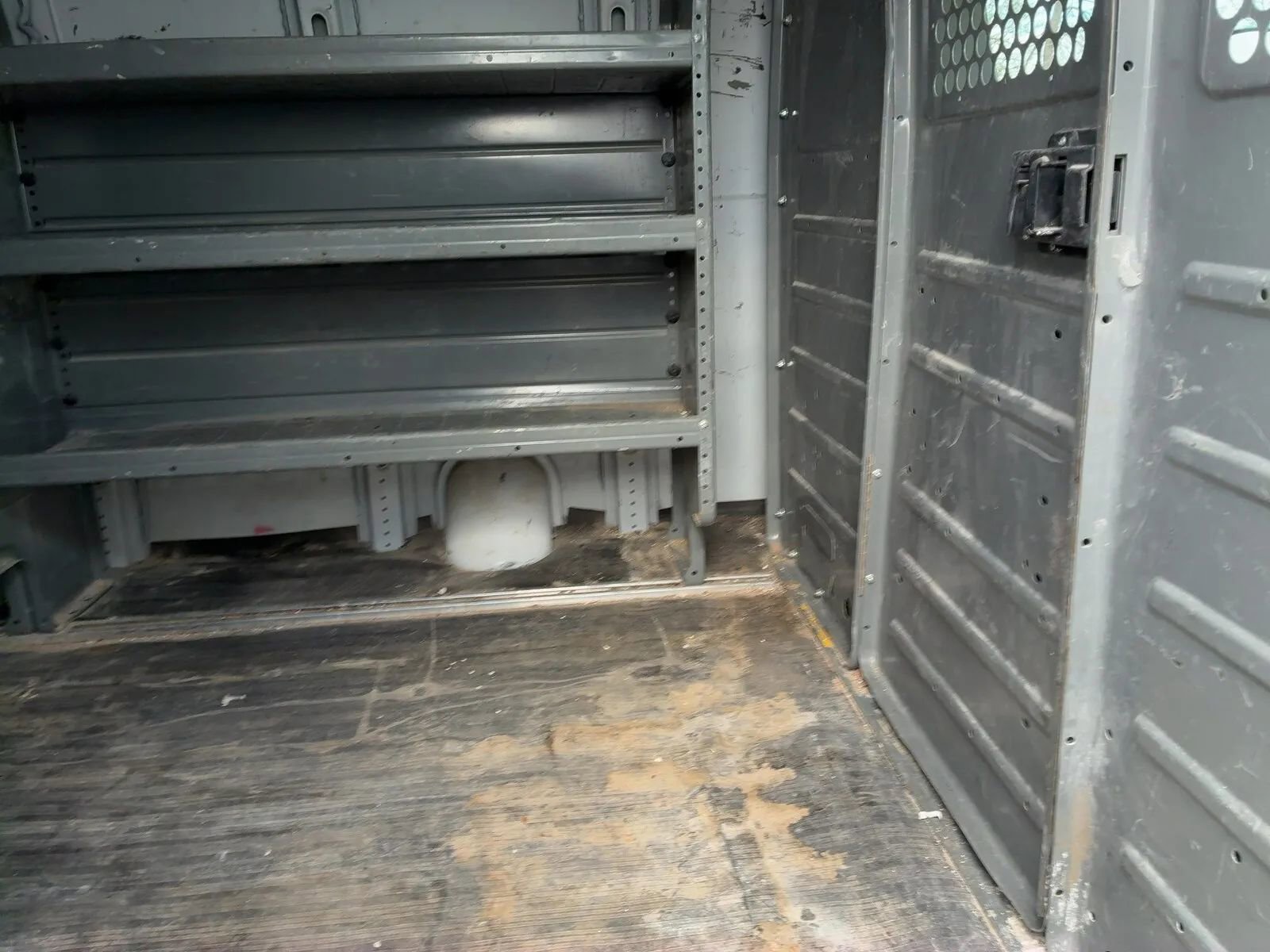 Used 2017 Chevrolet Express 2500 image 7