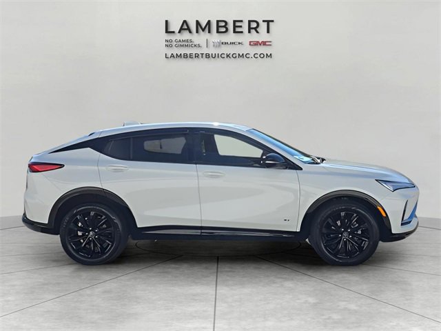 Used 2025 Buick Envista Sport Touring w/ Convenience I Package image 3