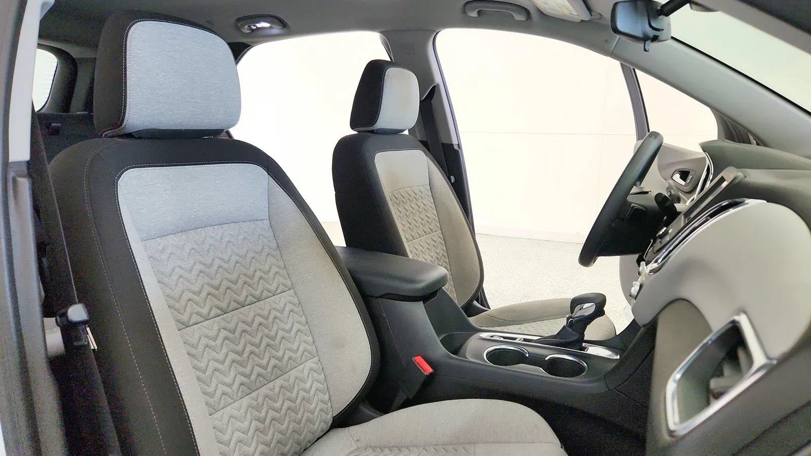 Used 2024 Chevrolet Equinox LS w/ Driver Confidence II Package FWD image 29