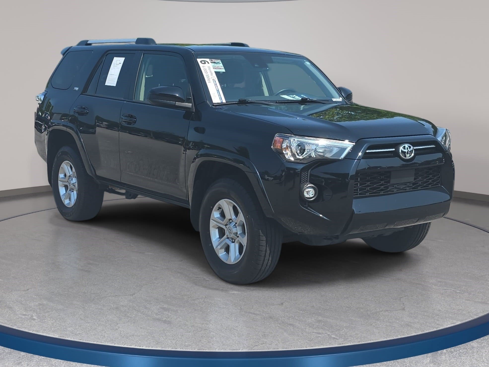 Used 2024 Toyota 4Runner SR5 AWD/4WD image 3