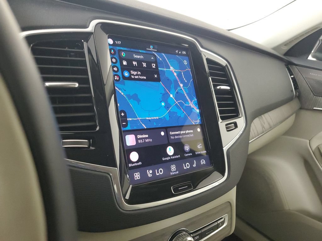 Certified 2025 Volvo XC90 B5 Plus w/ Protection Package AWD/4WD image 29